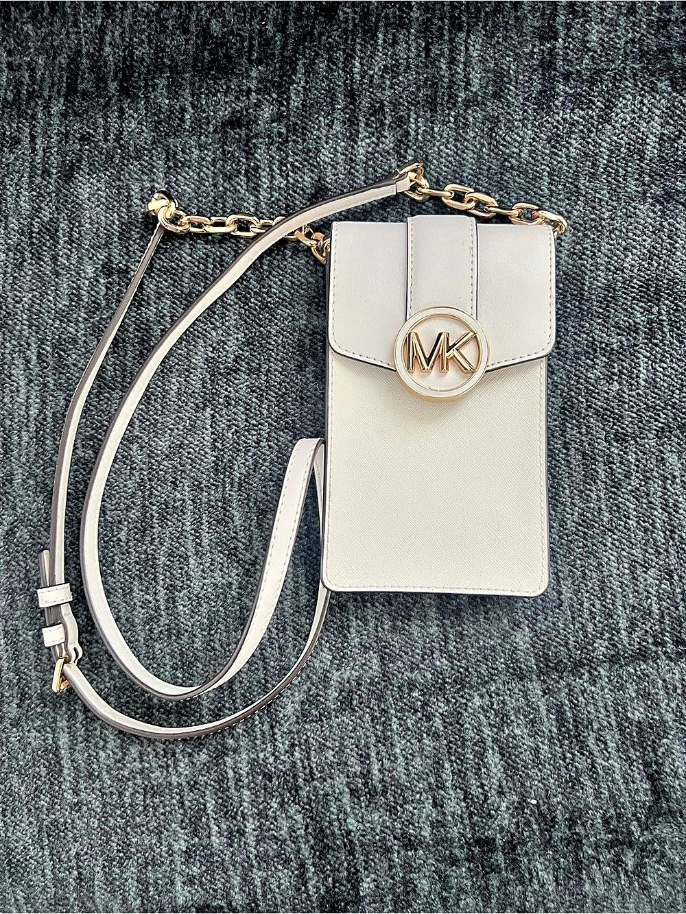 Michael Kors Jet Set Charm Small Saffiano Leather Smartphone Crossbody Bag
